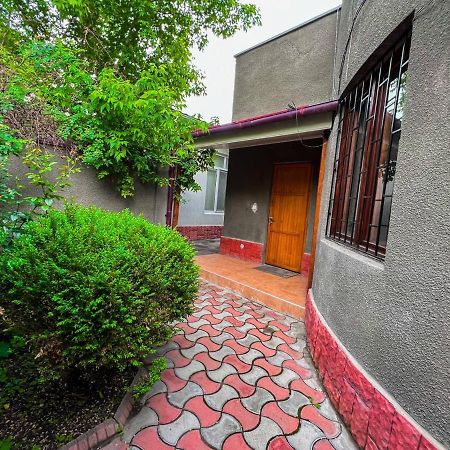 Ala-Bel Guesthouse Bishkek Ngoại thất bức ảnh